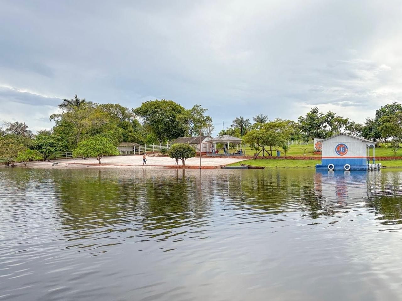 Vista geral da Chácara Lago JB